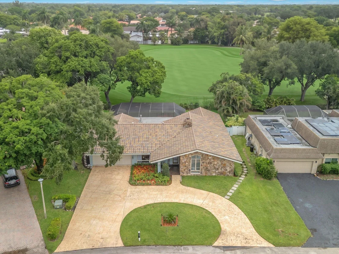 Photo of 9651 CONCH SHELL Manor
