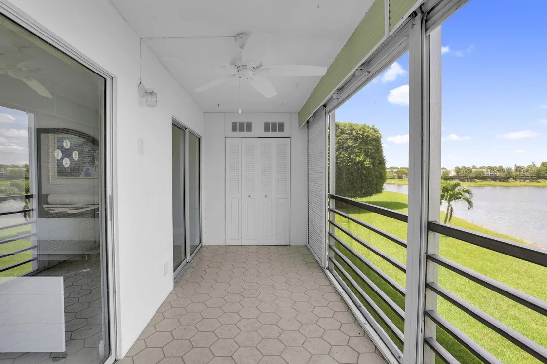 Photo of 2070 Exeter D