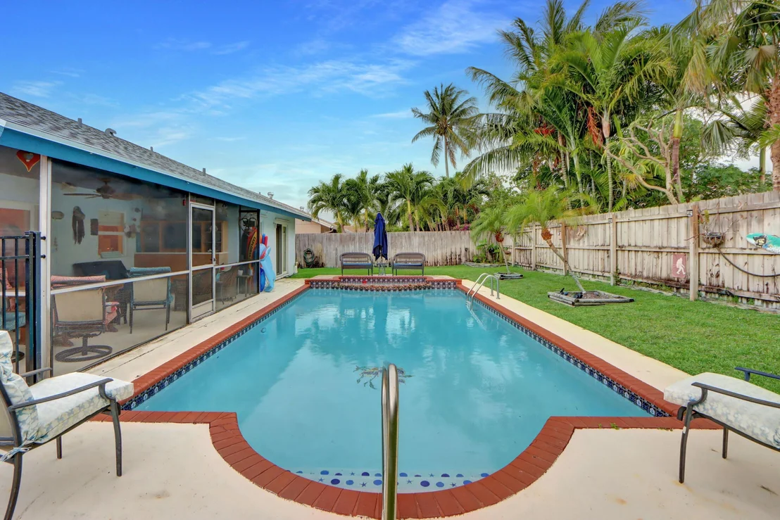 Photo of 801 NW 8th Way