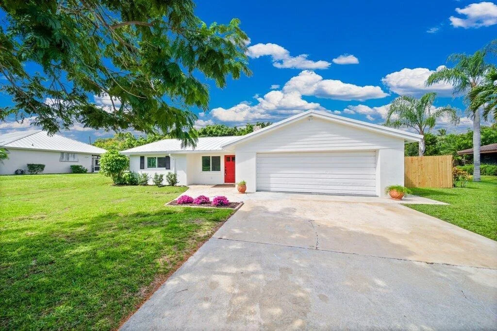 Photo of 2416 NW Everglades Boulevard
