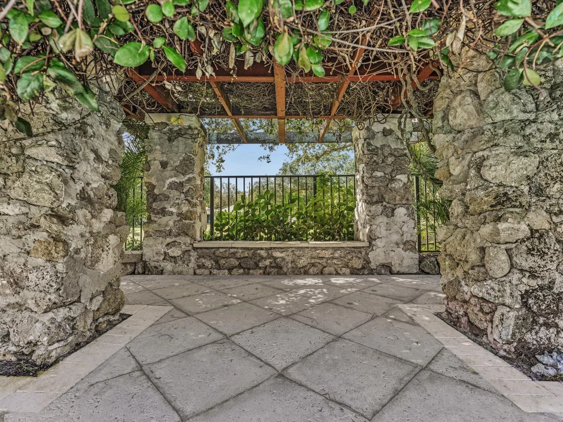 Photo of 3264 Lakeview Drive