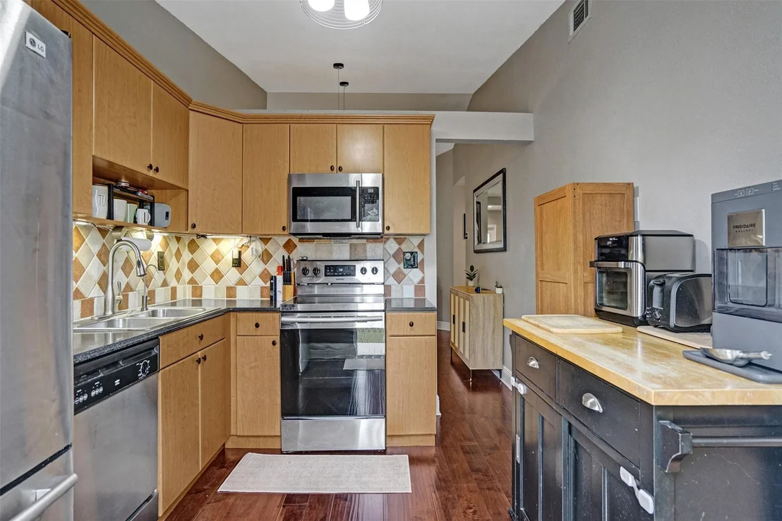 Photo of 781 W Beckley Square