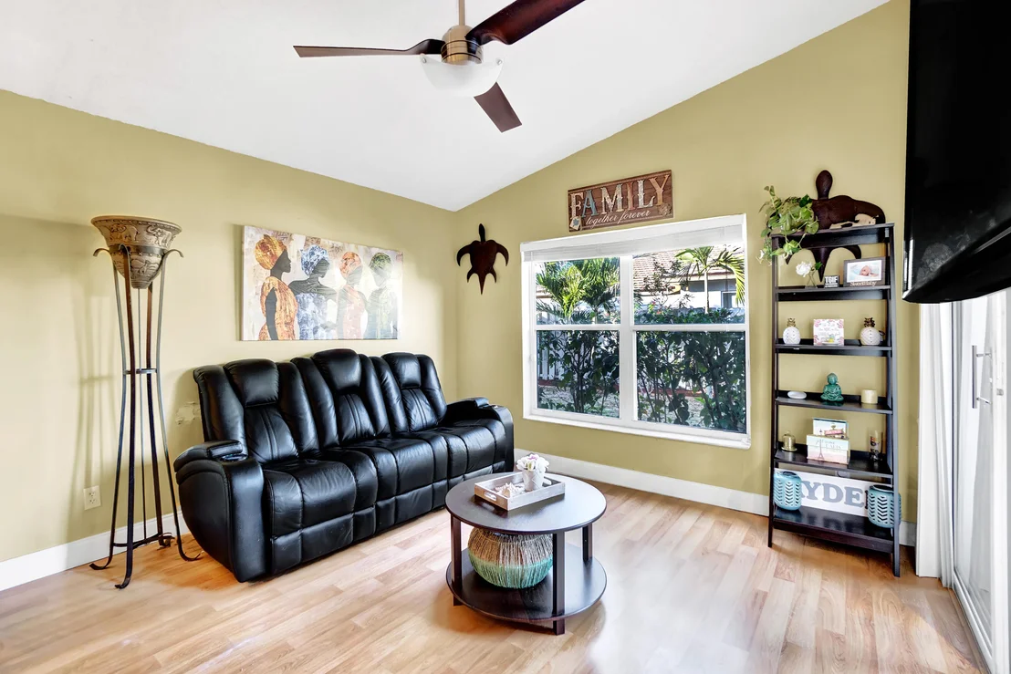 Photo of 7880 Manor Forest Lane