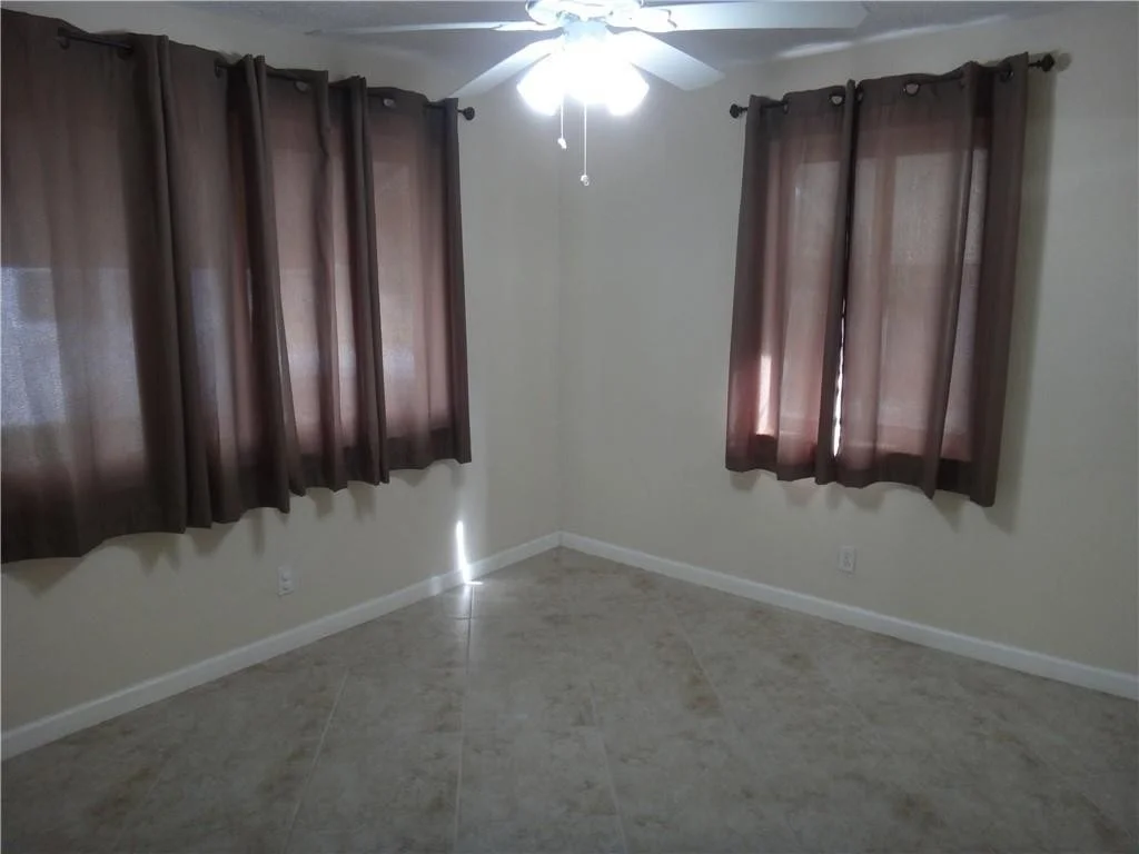 Photo of 900 NE 23rd Place