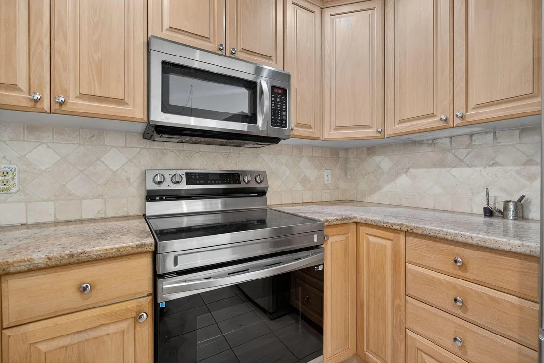 Photo of 130 Lakeside Circle