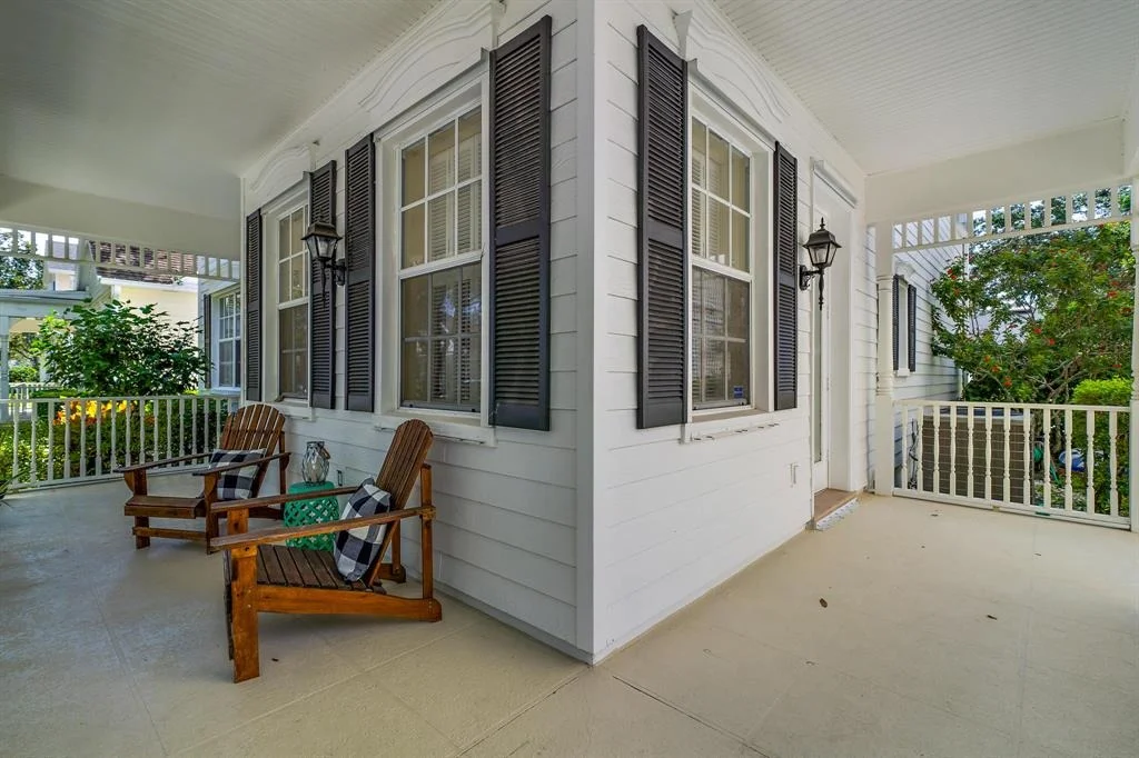 Photo of 120 Date Palm Drive