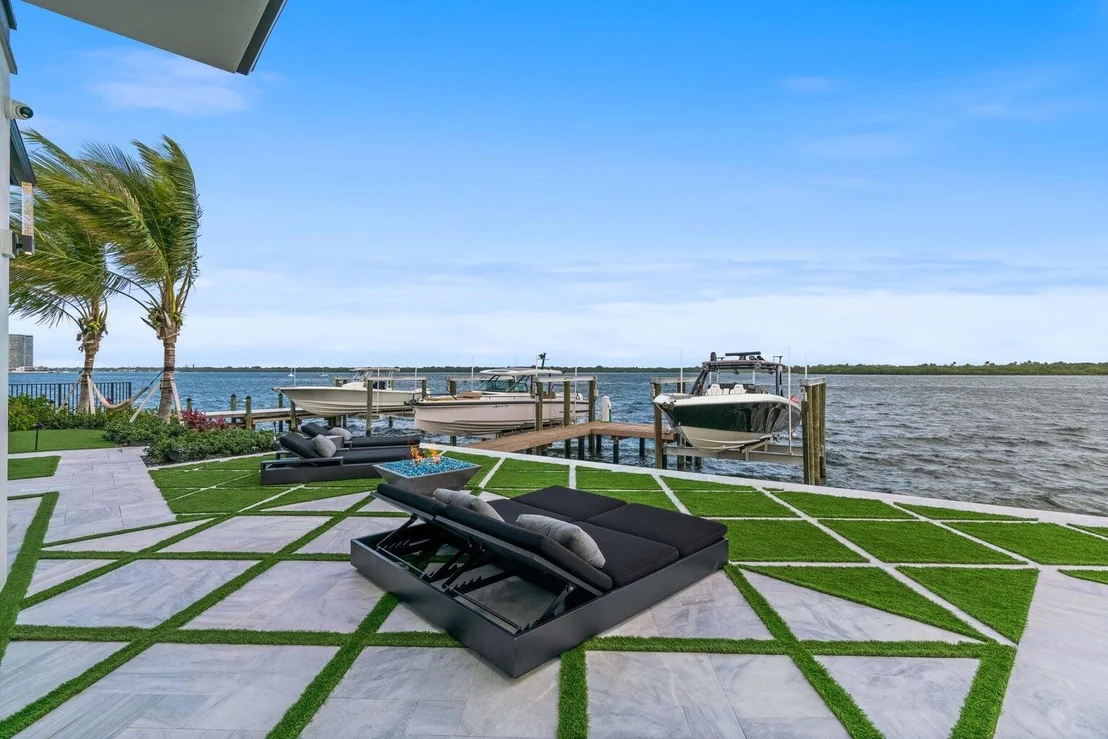 Photo of 712 Lakeside Circle