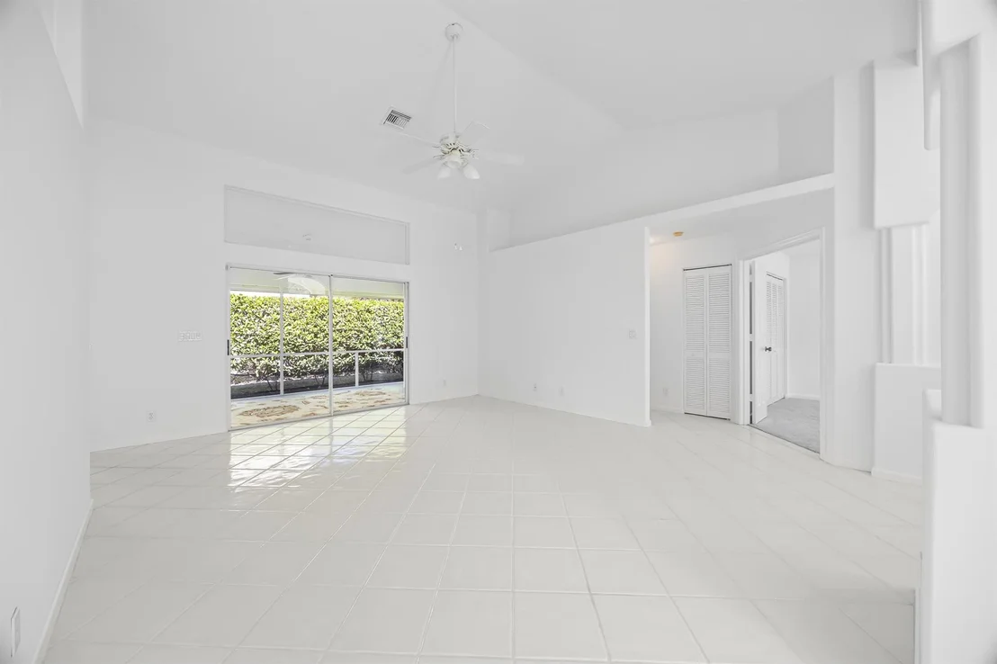 Photo of 1040 Egret Circle Circle N