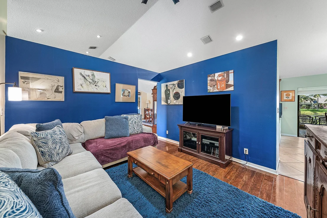 Photo of 9295 Sun Pointe Drive