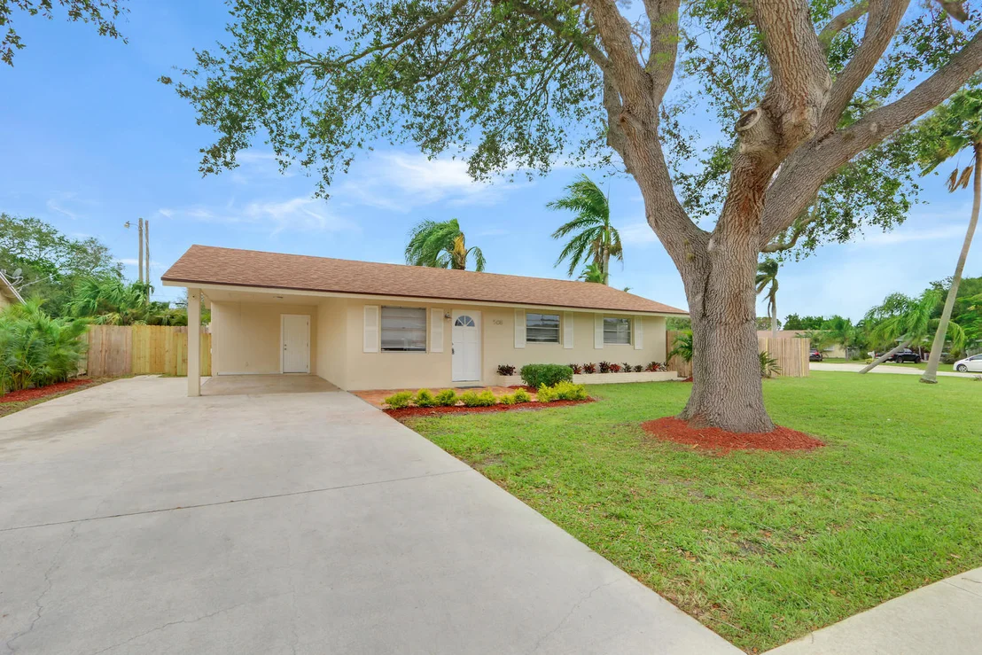 Photo of 508 W Whitney Drive