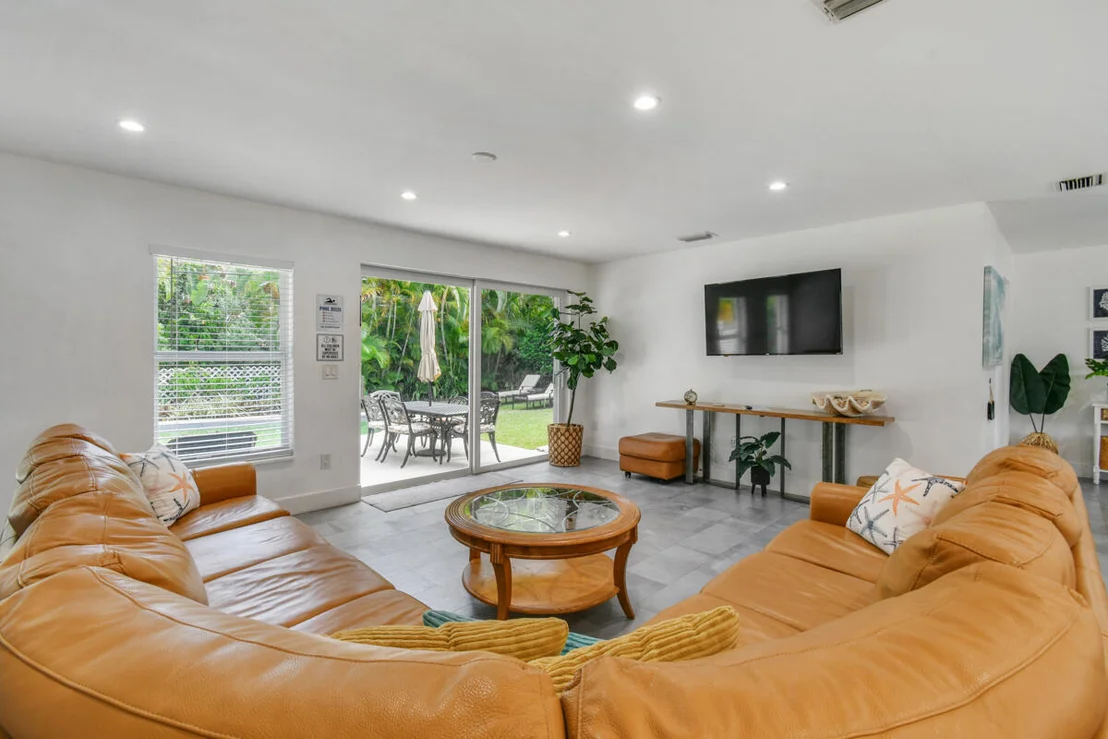 Photo of 1182 Beach Road