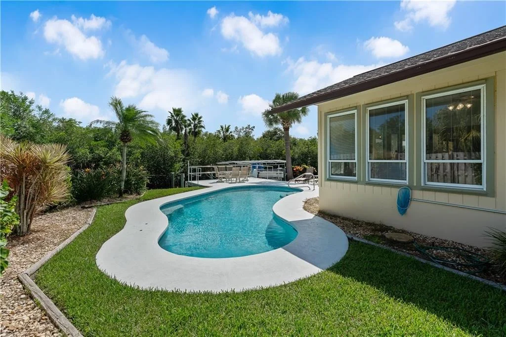 Photo of 451 12th Place SE