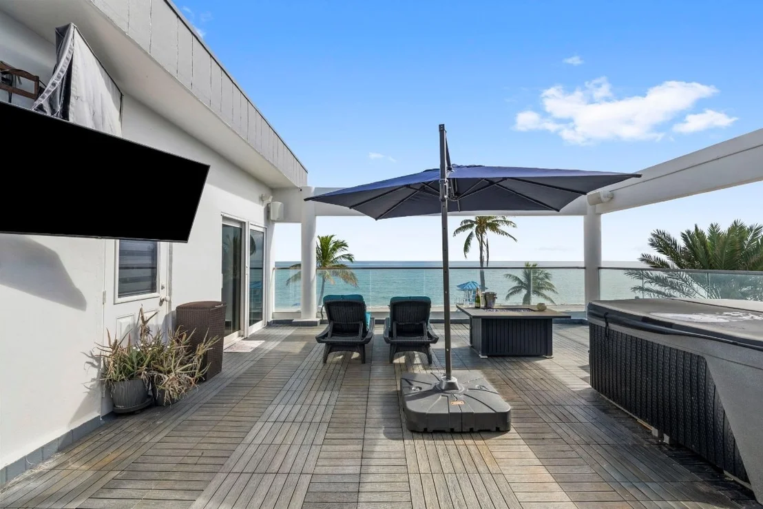 Photo of 2201 N Surf Road