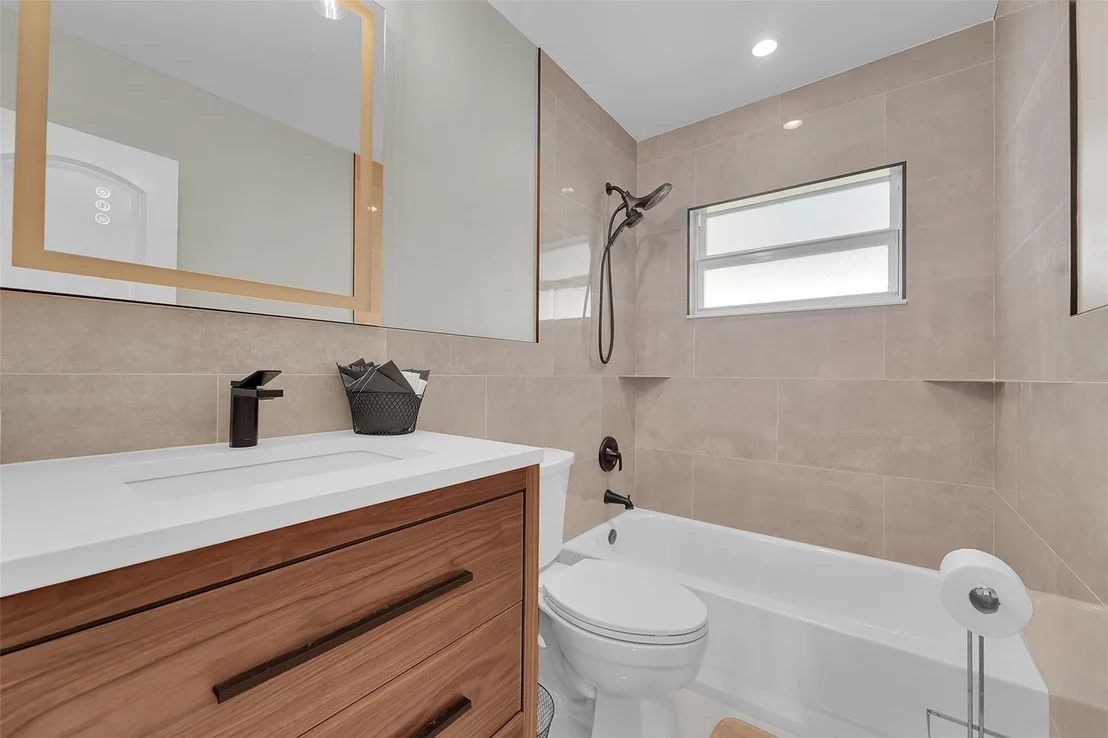 Photo of 240 SE 15th Avenue