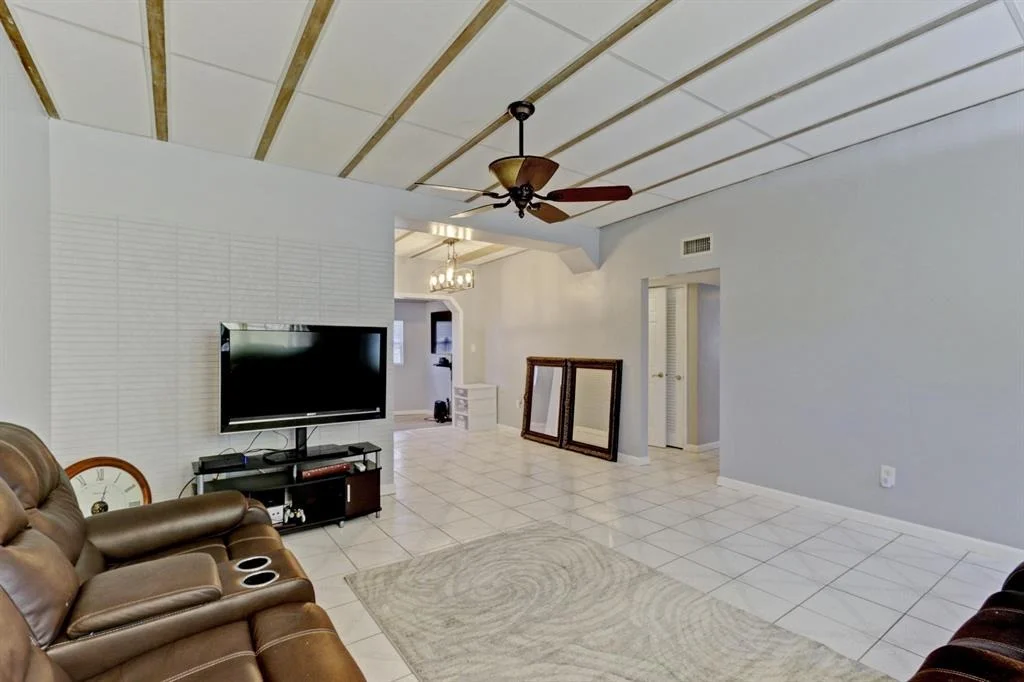 Photo of 822 Burch Drive