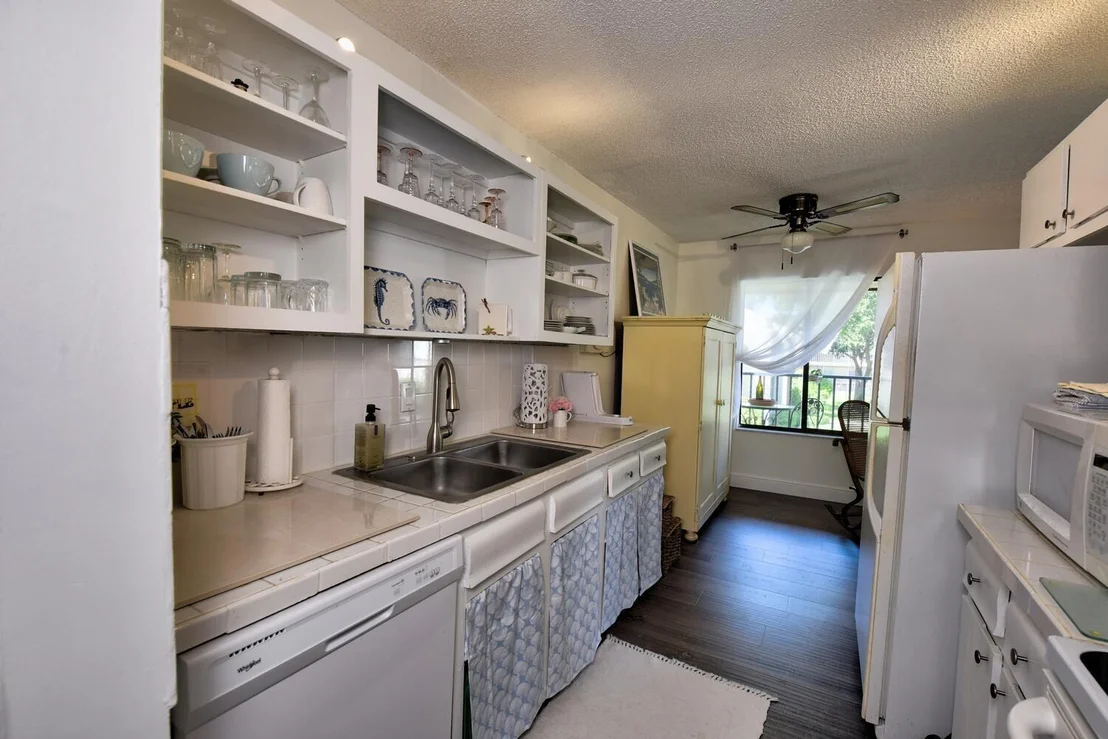 Photo of Unit F5 at 150 Pineview F5 Road