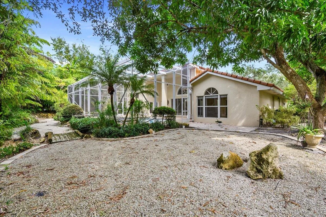 Photo of 140 Victorian Lane