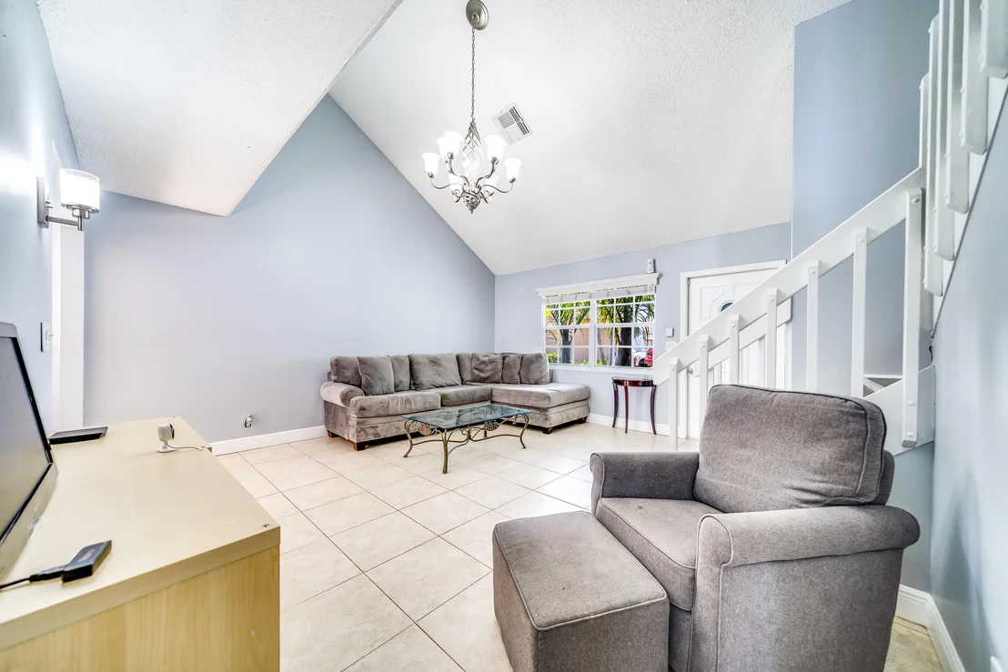 Photo of 5 Whitehall Way