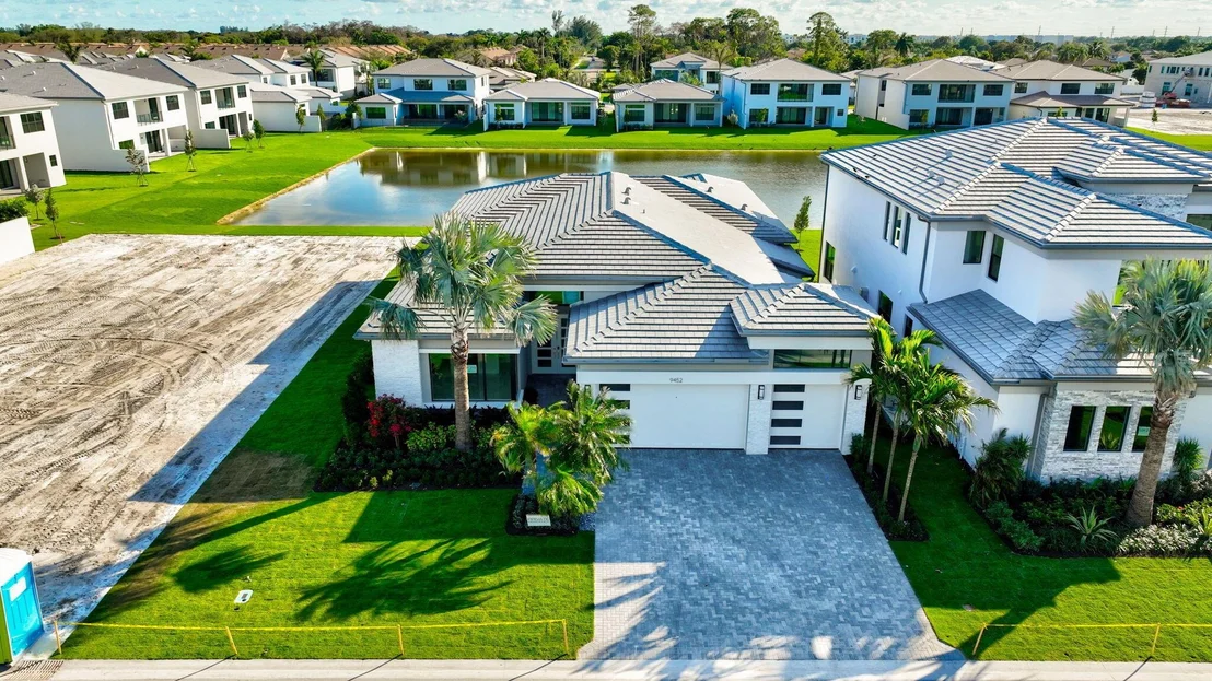 Photo of 9452 Riverside Park Drive
