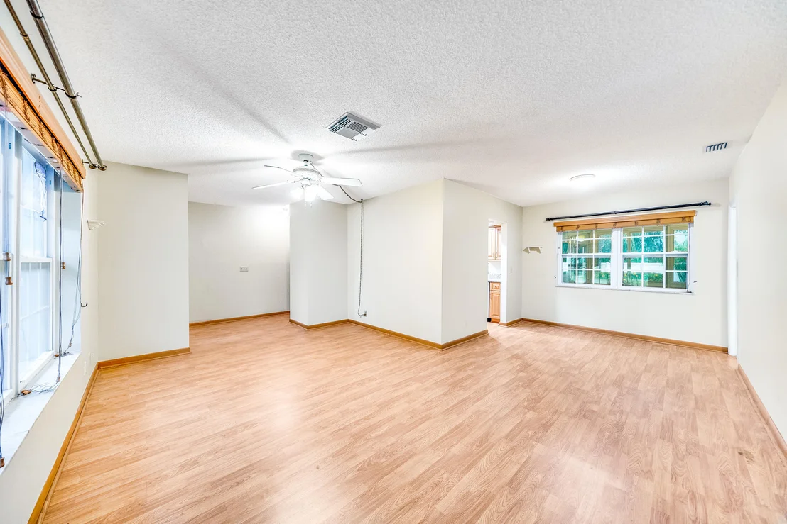 Photo of 501 Oak Terrace