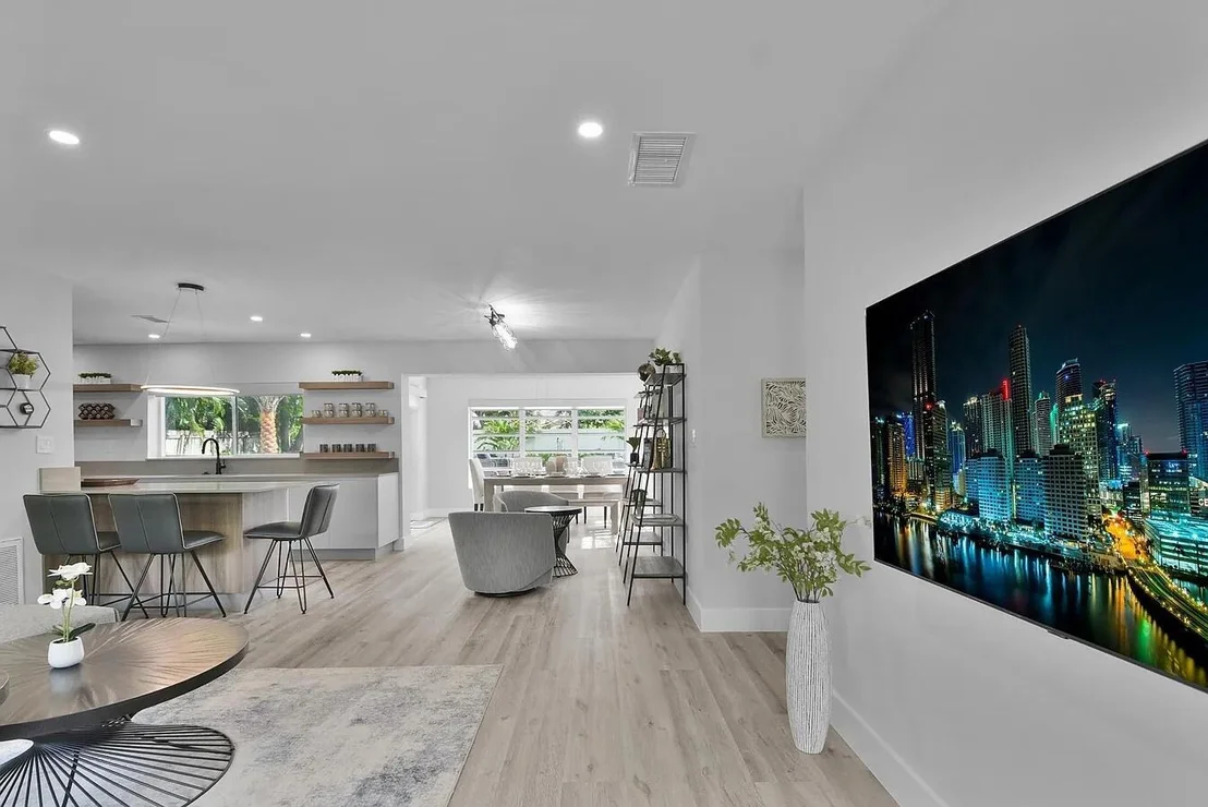 Photo of 803 BLUEBIRD Drive