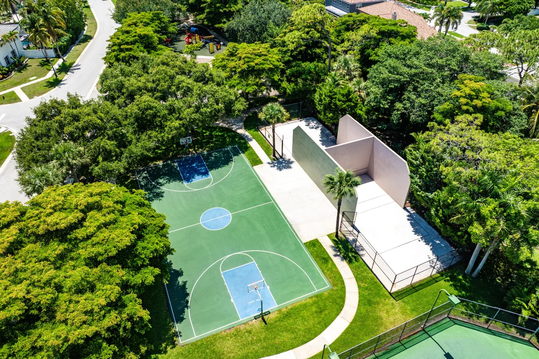 Photo of 8885 Spring Valley Drive
