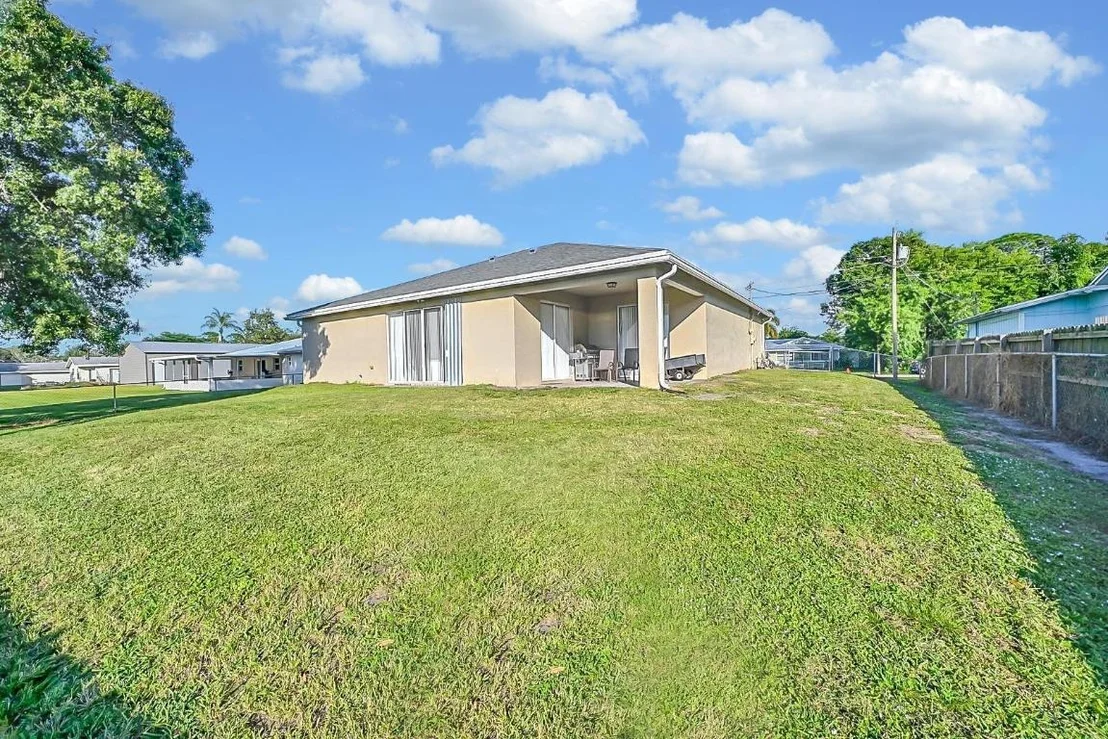 Photo of 5209 Seagrape Drive