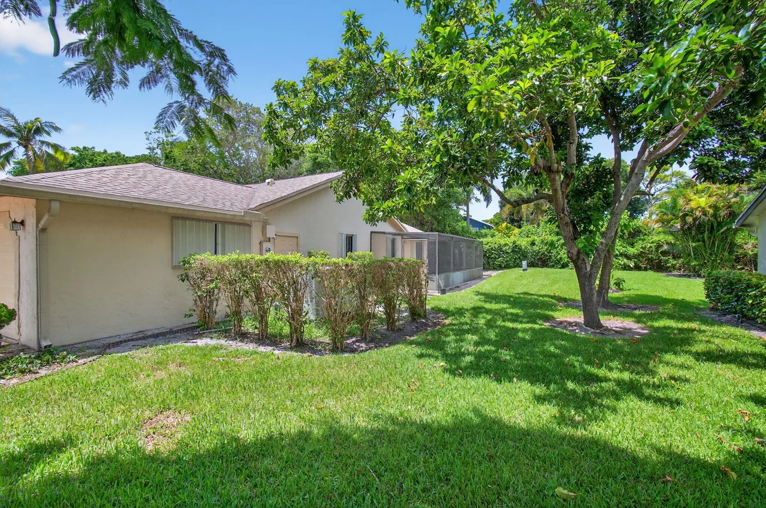 Photo of 2925 Riviera Drive