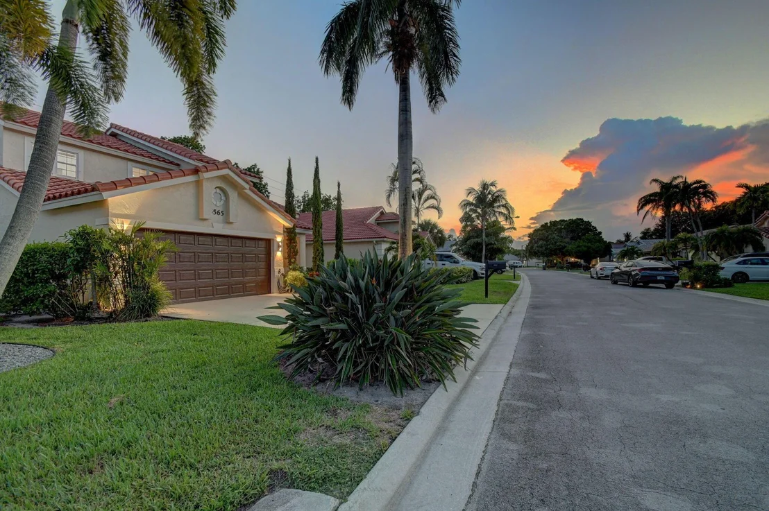 Photo of 5565 American Circle