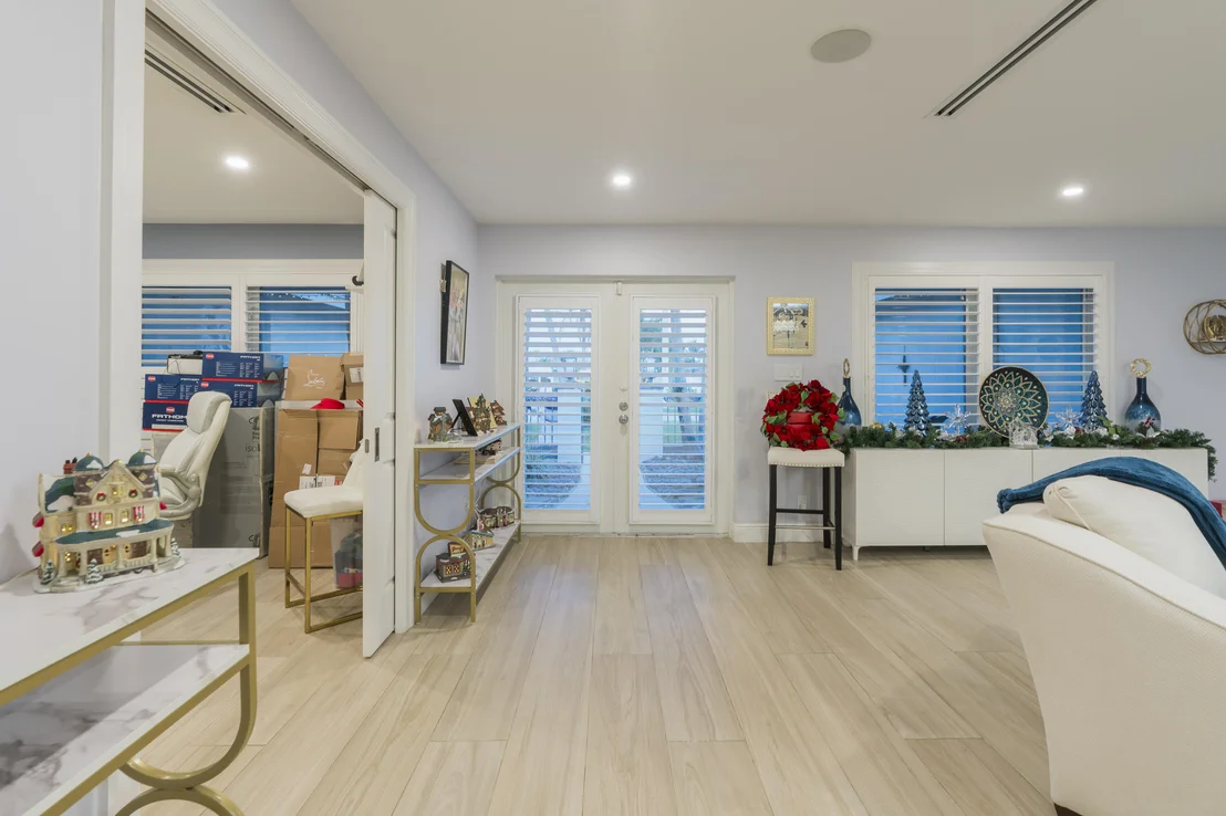 Photo of 851 SE 5th Avenue