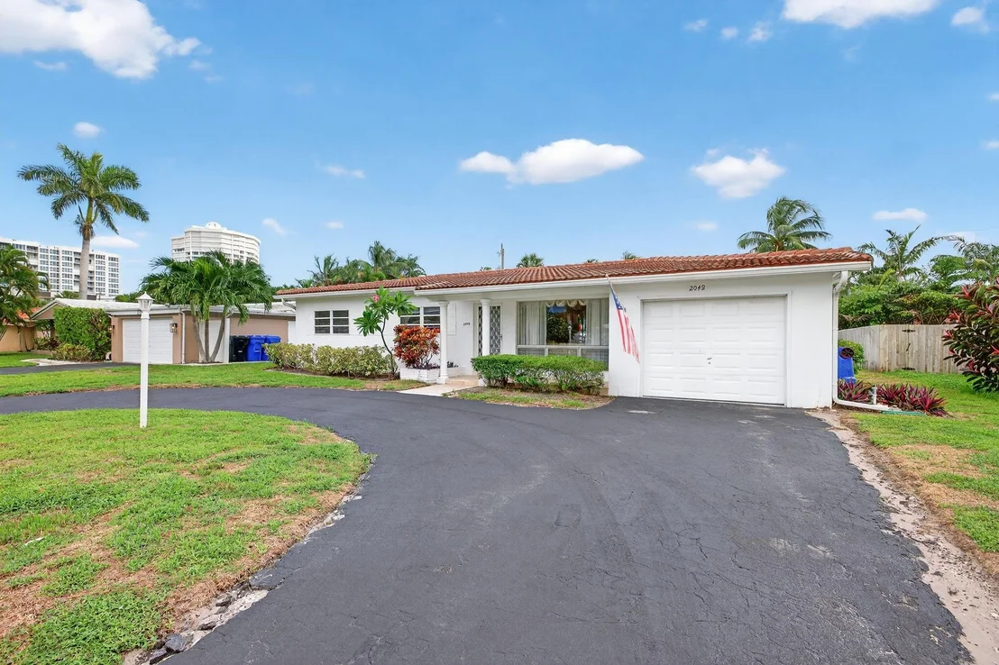 Photo of 2048 Coco Palm Place