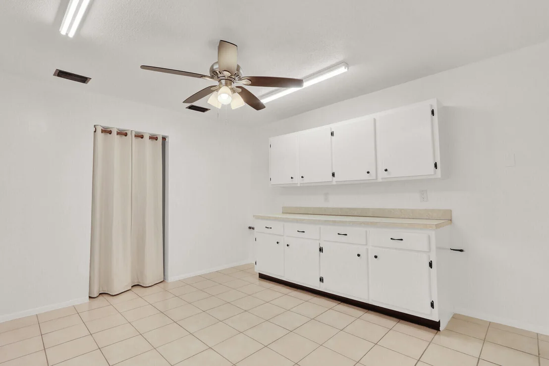 Photo of 357 Garden Boulevard