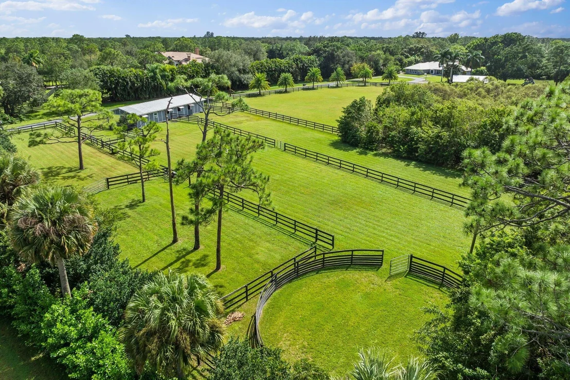 Photo of 2505 SE Ranch Acres Circle