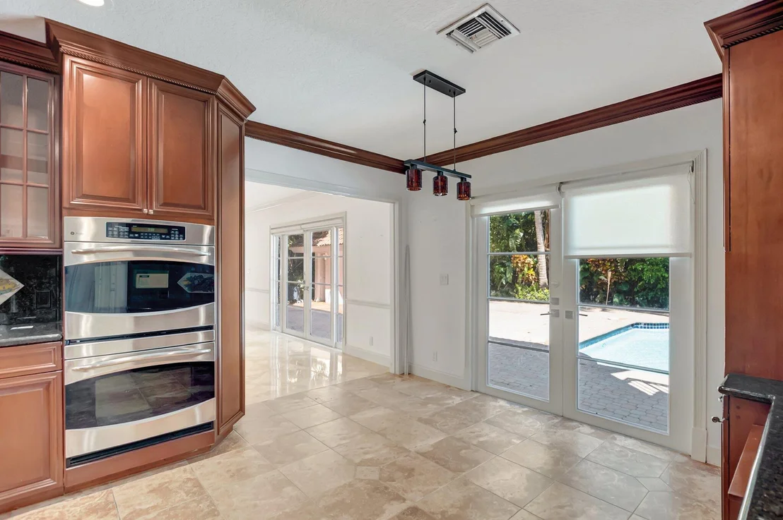 Photo of 930 N Parkside Cir Circle N