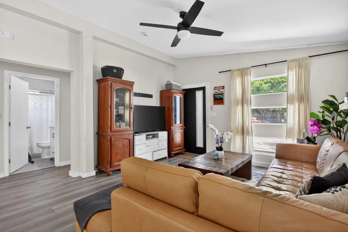 Photo of 700 NW 17th Terrace