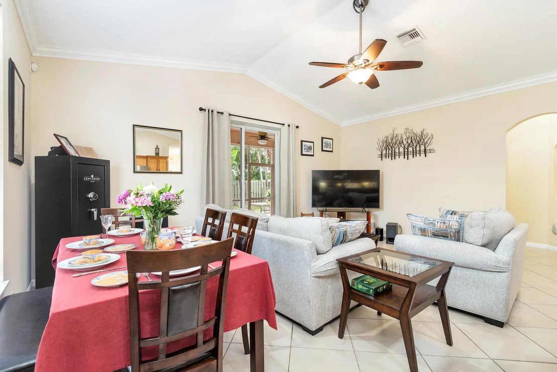 Photo of 17684 Cinquez Park Road W