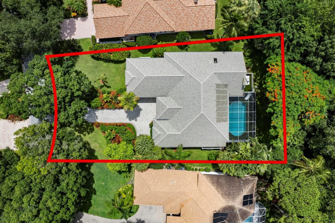 Photo of 136 N River Drive W