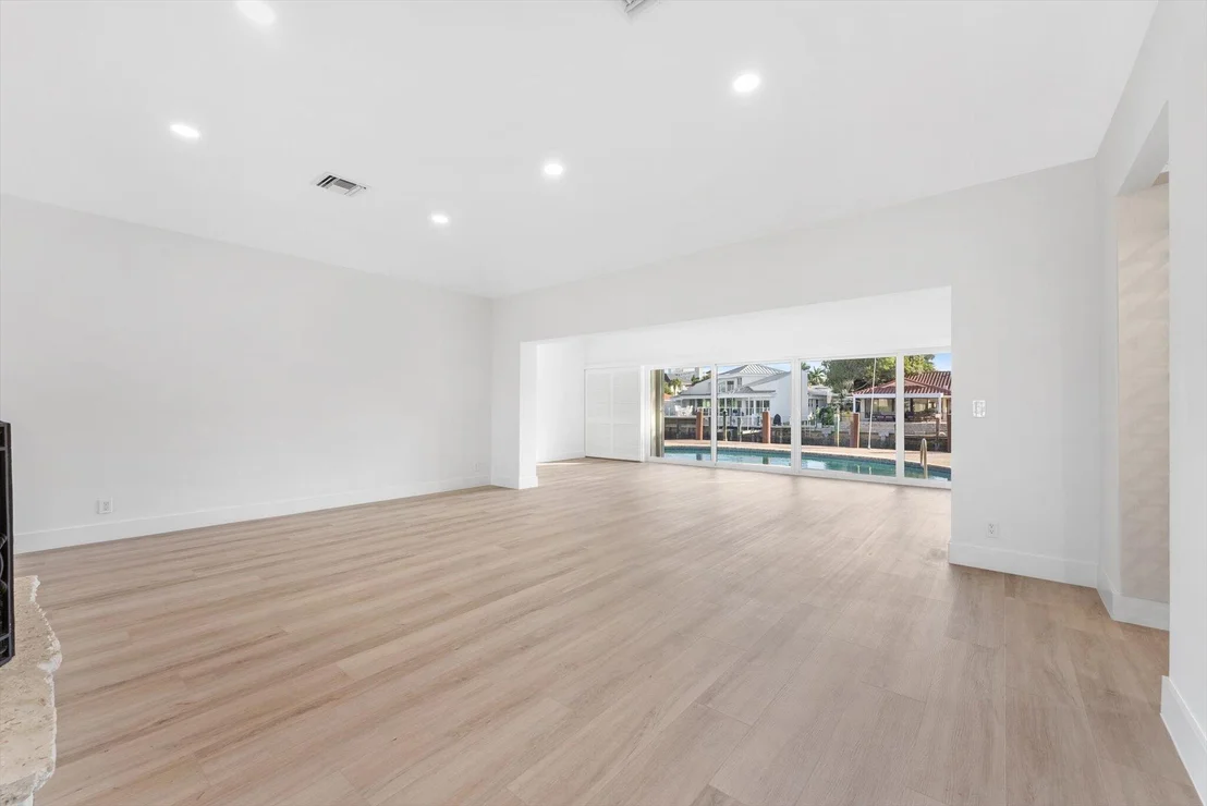 Photo of 872 Lilac Drive
