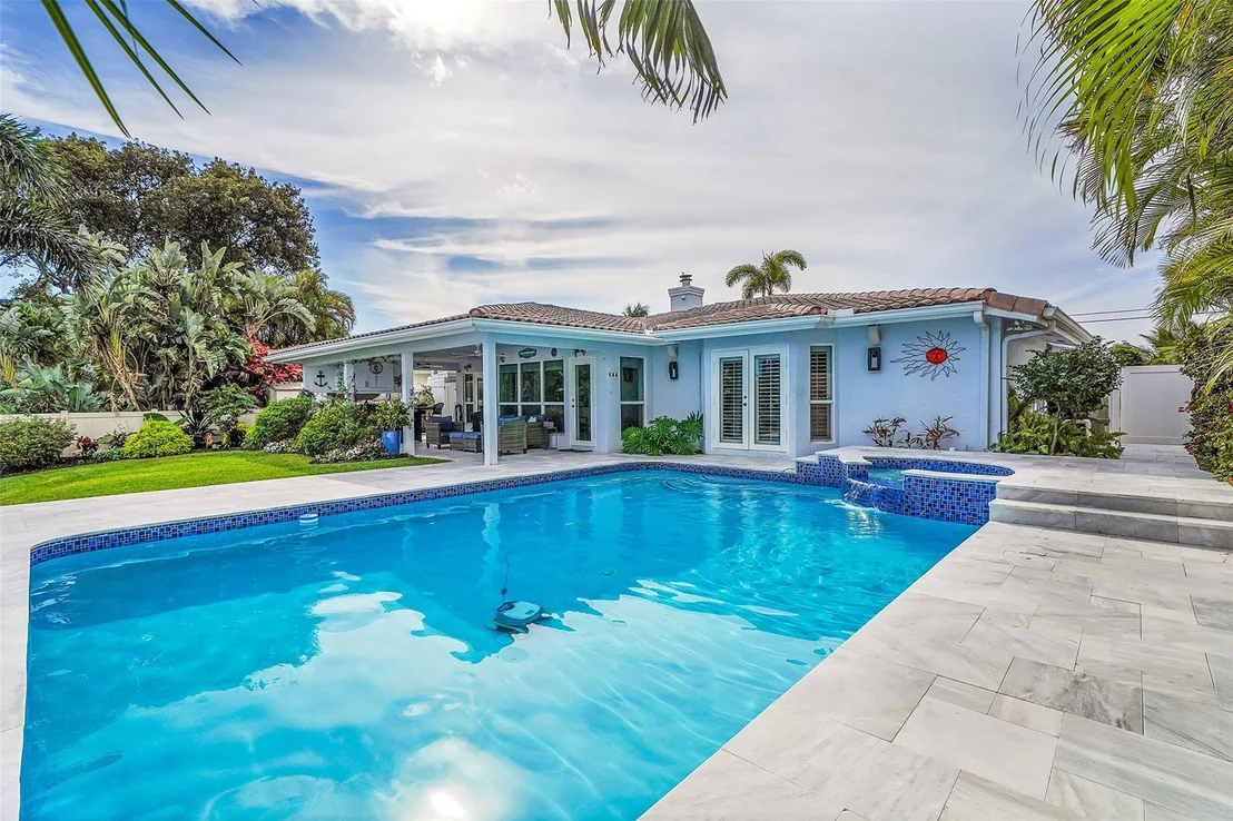 Photo of 340 SE 5th Avenue