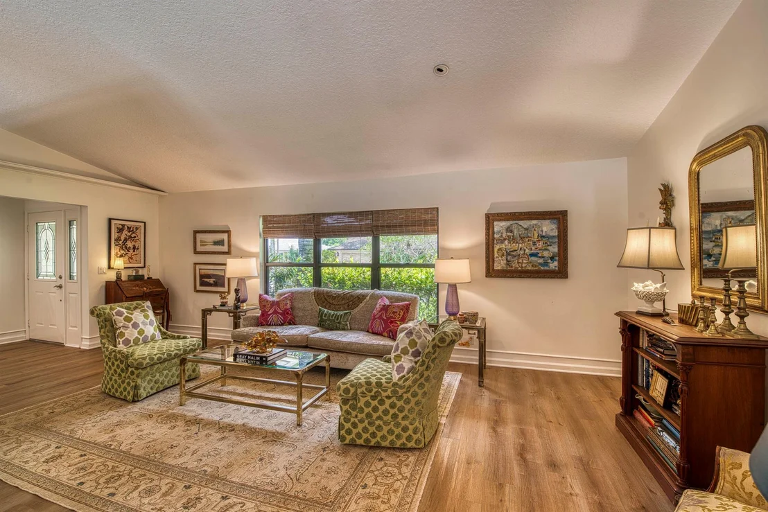 Photo of 18402 Lake Bend Drive