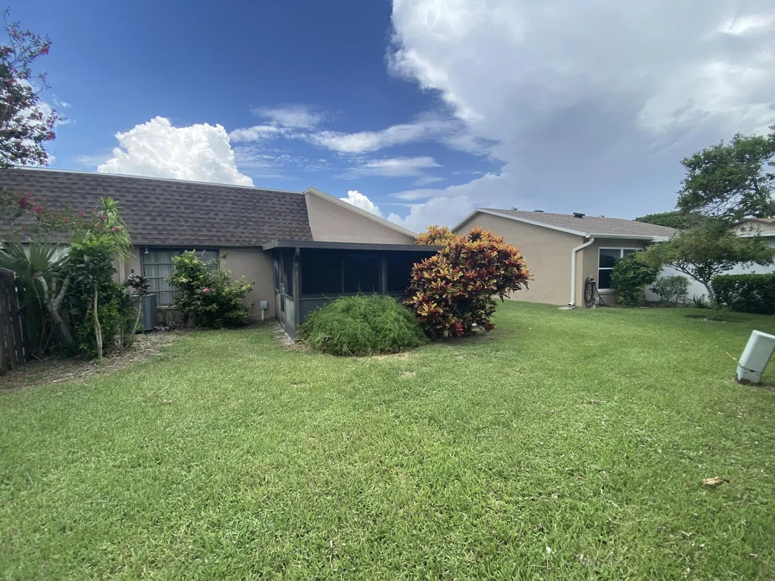 Photo of 5304 Mirror Lakes Boulevard