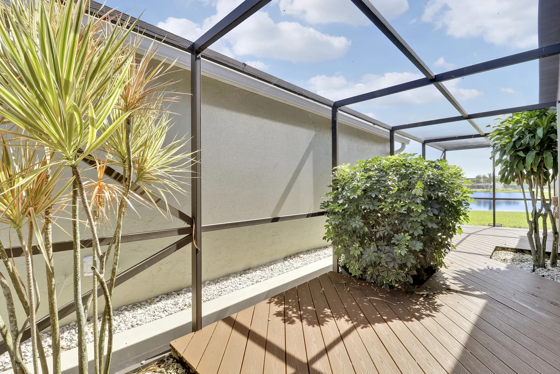 Photo of 5481 Mirror Lakes Boulevard