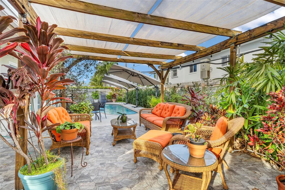 Photo of 1400 SE 6th Terrace