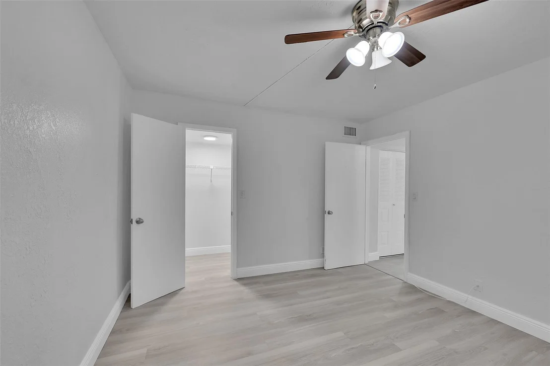 Photo of Unit 407 at 8020 Hampton Boulevard