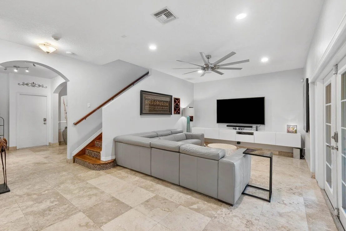 Photo of 6828 Hendry Drive