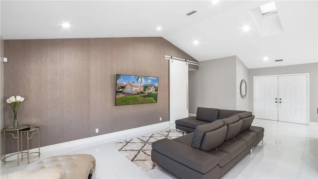 Photo of 5320 Casa Real Drive