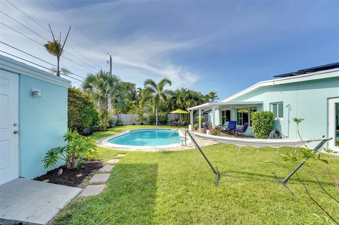 Photo of 17 SE 9th Avenue