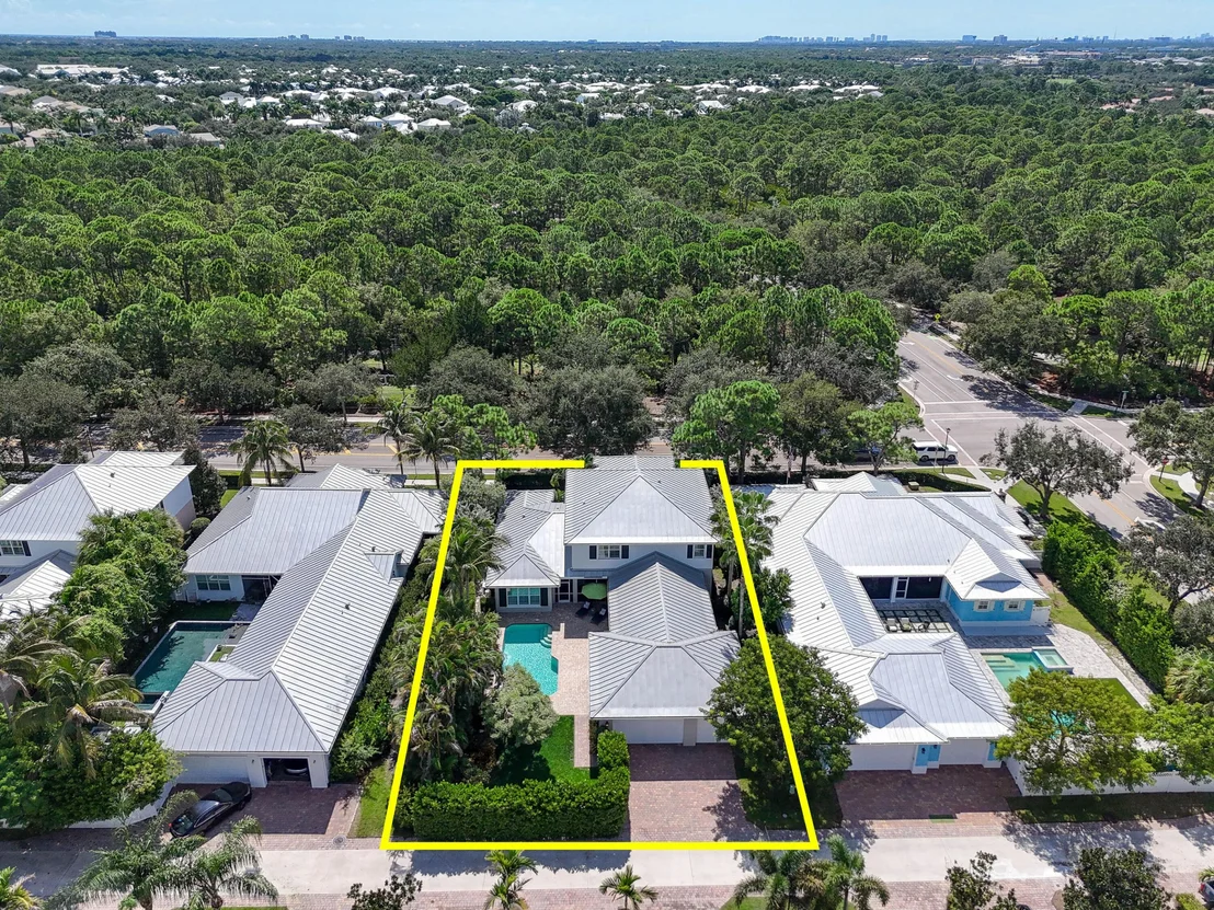 Photo of 2664 Greenway Drive