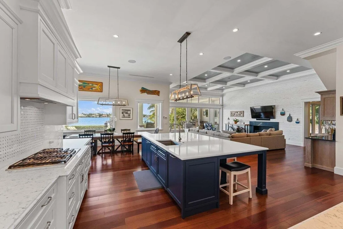 Photo of 5874 Pennock Point Road