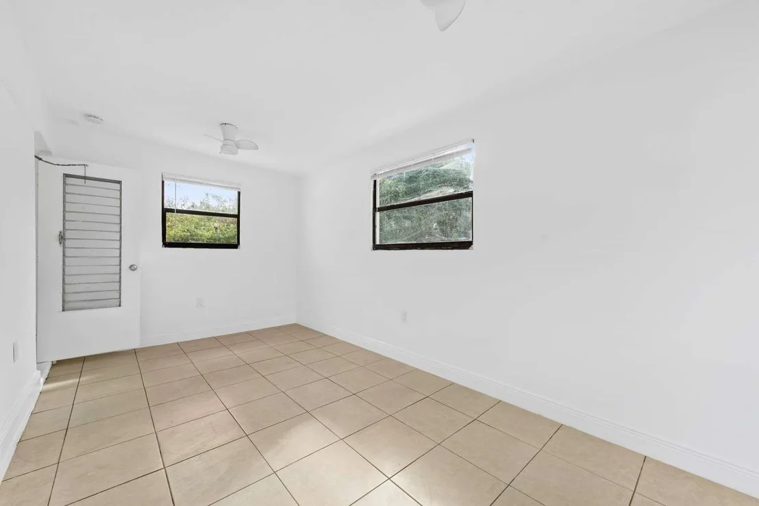 Photo of 4530 NW 25th Place